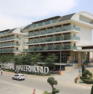 Crystal Waterworld Park Hotel Antalya Exterior photo