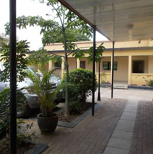 Cozy Lodge Lusaka Exterior photo