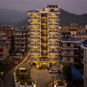 Hotel White Pearl Pokhara Exterior photo
