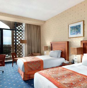 Hilton Algiers Room photo
