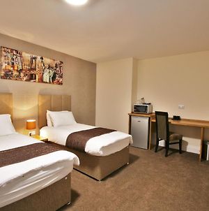 New County Hotel & Serviced Apartments By Roomsbooked Gloucester Room photo