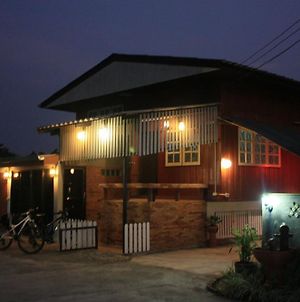Sole And Luna Homestay Chiang Mai Exterior photo