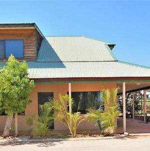 Ningaloo Breeze Villa 5 - 3 Bedroom Fully Self-Contained Holiday Accommodation Exmouth Exterior photo