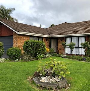 The Gardens' Treasure Villa Auckland Exterior photo