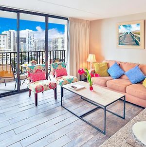 Beautiful 18Th Floor With Ocean Views 1 Block To Beach Free Parking & Wifi Apartment Honolulu Exterior photo