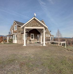 River Song Country Chateau Villa Hood River Exterior photo