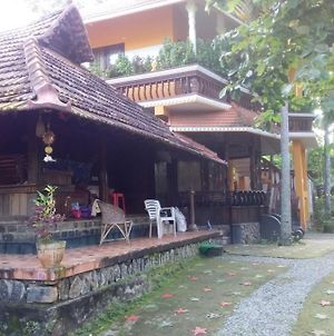 Thriphala Ayurveda Panchakarma Clinic Apartment Thiruvananthapuram Exterior photo