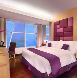 Quest Hotel Darmo - Surabaya By Aston Exterior photo
