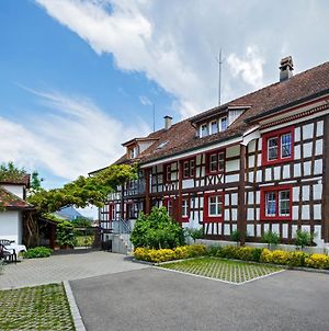 Historische Residenz Lindeneck Hotel Guttingen Exterior photo