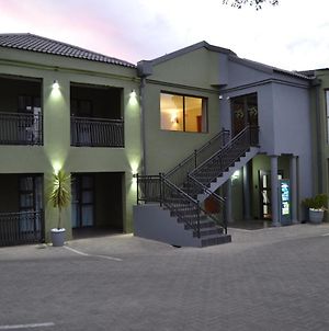 African Sands Guesthouse Bloemfontein Exterior photo