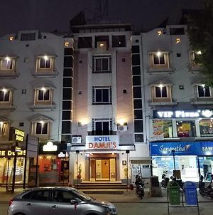 Hotel Damjis Ahmedabad Exterior photo