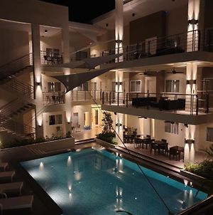 Rovira Suites Dumaguete City Exterior photo