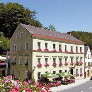 Gasthof & Hotel Goldener Hirsch Bad Berneck im Fichtelgebirge Exterior photo