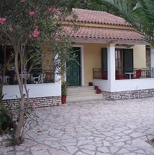 Villa Lucia Apartments Mpoukaris Exterior photo