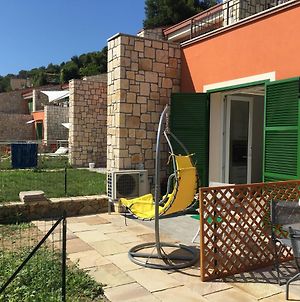 La Casa Del Mare : Cozy Apartment With Seaview And Garden Ventimiglia Exterior photo