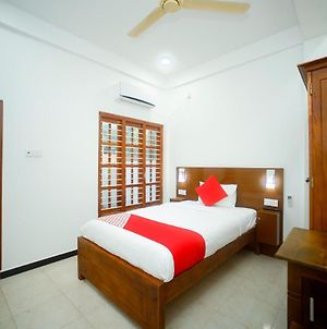 Cedar Hotel Jaffna Exterior photo
