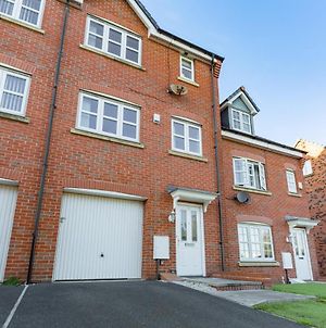 Spacious Contractor House For Large Groups - Private Parking By Liverpool Short Stay Exterior photo
