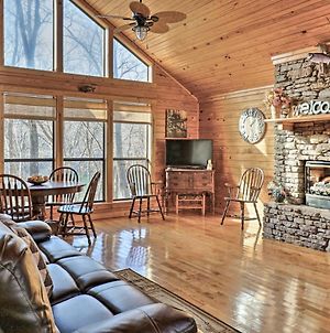 Roomy Riverfront Trout Valley Cabin With Porch! Mountain View Exterior photo