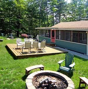 Ossipee Lake Cottage With Screened Porch And Fire Pit! Exterior photo