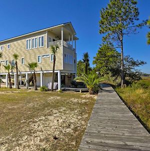 Riverfront Carrabelle Home With Furnished Patio! Exterior photo