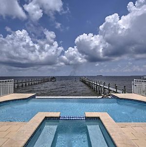 Lavish Waterfront Home With Pool And Shared Dock! Apollo Beach Exterior photo