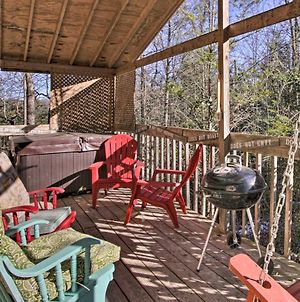 Renovated Smoky Mtn Cabin - Hot Tub, Trees, Peace! Villa Sevierville Exterior photo