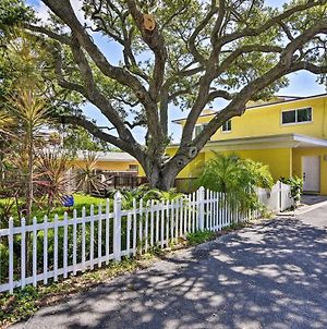 Downtown Cocoa Beach Townhome - Steps To Shore! Exterior photo