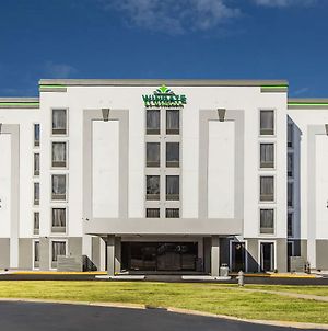 Wingate By Wyndham Louisville Airport Expo Center Hotel Exterior photo