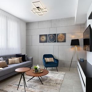 Shiny 2Br In Carmelit By Holyguest Apartment Tel Aviv Exterior photo
