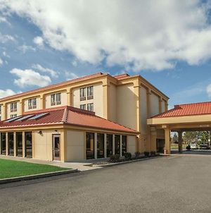 Baymont By Wyndham Canton/Hall Of Fame Hotel Exterior photo