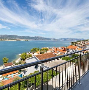 Apartment Petar - Great Location Close To The Sea: A1 Donji Trogir. Riviera Trogir Exterior photo
