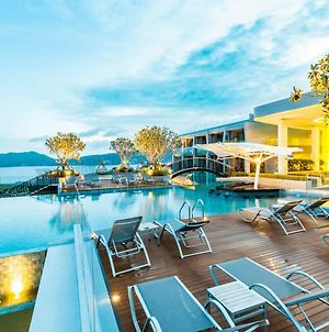 Crest Resort & Pool Villas Patong Exterior photo