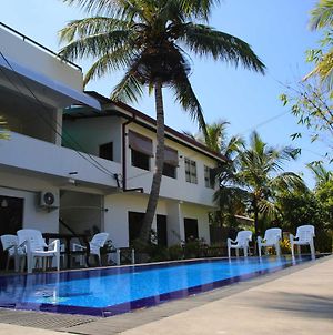 Optimum Residencies Bed & Breakfast Negombo Exterior photo