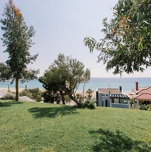 Borealis Sea Side Villa, Moudania Nea Moudania Exterior photo