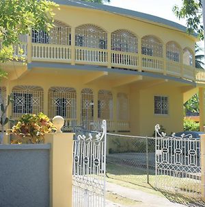 Unity Villa One Bedroom Apartment Close To Montego Bay And Beaches With Wifi Exterior photo