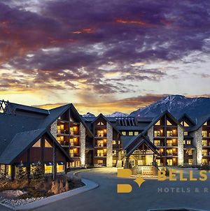 Grande Rockies Resort-Bellstar Hotels & Resorts Canmore Exterior photo