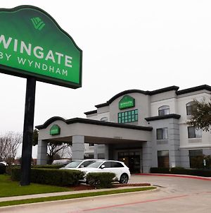 Wingate By Wyndham Dfw / North Irving Hotel Exterior photo