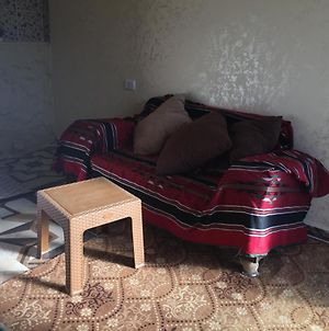 Bedouin Family House Apartment Wadi Musa Exterior photo