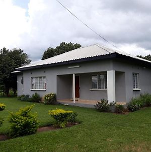 Sheilas Home Away From Home Lusaka Exterior photo