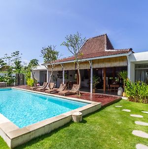 Rent A Luxury Villa In Bali Close To The Beach, Bali Villa 1153 Seminyak  Exterior photo
