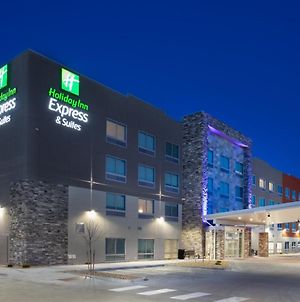 Holiday Inn Express And Suites Denver Ne - Brighton Exterior photo