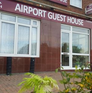Airport Guest House Slough Exterior photo