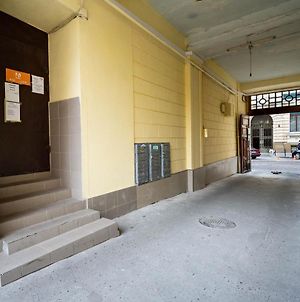 A1 Hostel Lviv Exterior photo