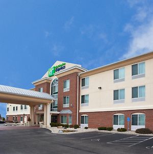Holiday Inn Express Hotel & Suites Cincinnati-Blue Ash Exterior photo