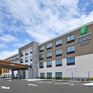Holiday Inn Express & Suites - Painesville - Concord, An Ihg Hotel Exterior photo