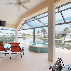 Updates!! Gorgeous Waterfront 3 Bed 2 Bath Home W/ Pool/Spa On Quiet Block!! Marco Island Exterior photo