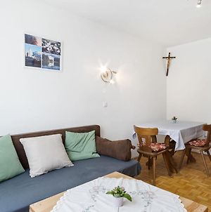 Simplistic Apartment In Salzburg Near Mirabell Palace Exterior photo
