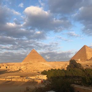 Sphinx Palace Pyramids View Cairo Exterior photo