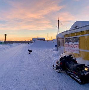 Iditarod Trail Roadhouse Hostel McGrath Exterior photo