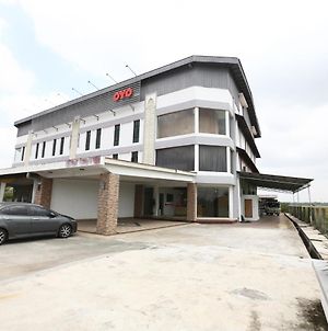 Oyo 89888 Dz Residence Guest House Kota Bharu Exterior photo